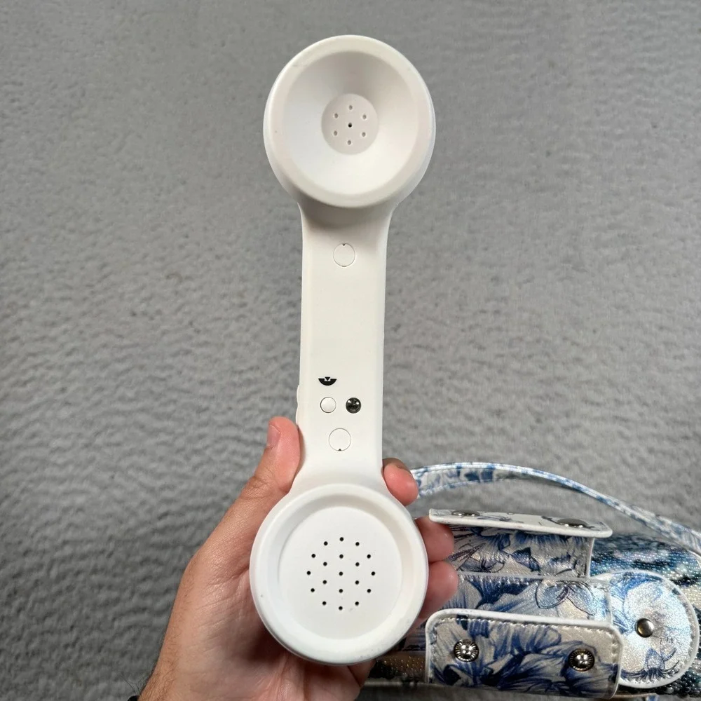 Betsey Johnson Kitsch Toile Pearl Blue and White Floral Phone Handbag Wireless - Picture 8 of 9